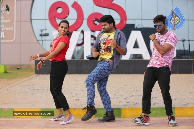 Pasivadi Pranam Movie Stills - 3 / 19 photos