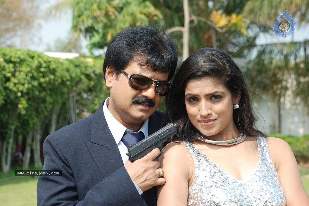 Pathayeram Kodi Tamil Movie Photos - 61 / 68 photos