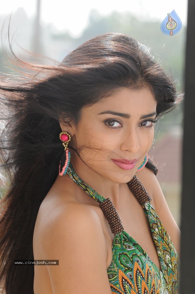 Shriya Latest Stills - 9 / 130 photos