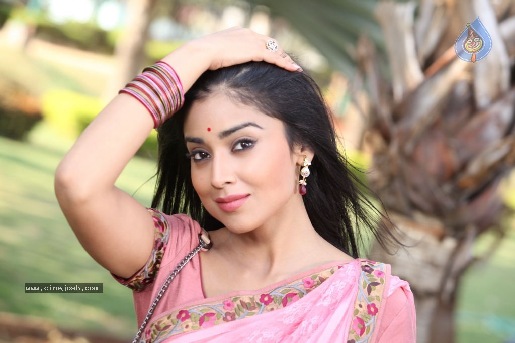 Shriya Latest Stills - 127 / 130 photos