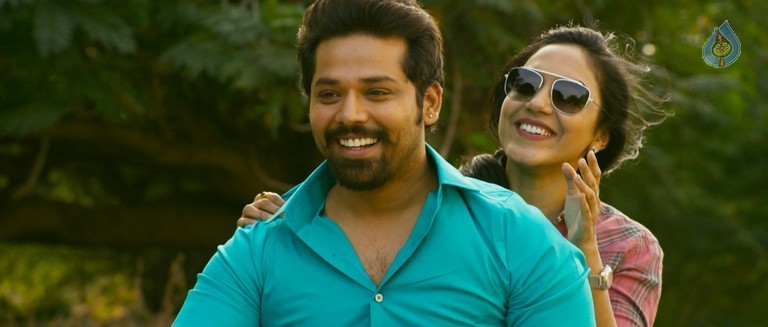 Pelli Choopulu Movie Photos - 4 / 18 photos