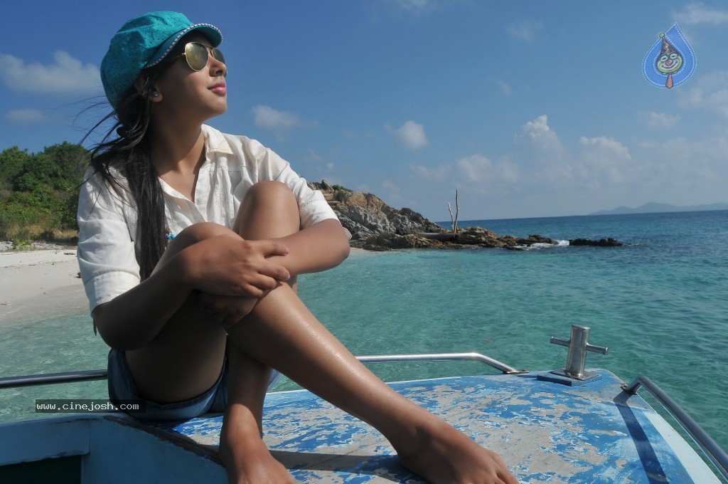 Pelli Pusthakam Movie New Photos - 30 / 72 photos
