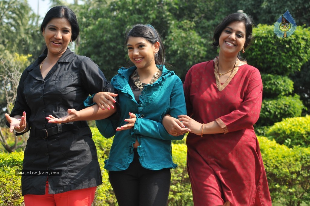 Pelli Pusthakam Stills and Walls - 32 / 99 photos