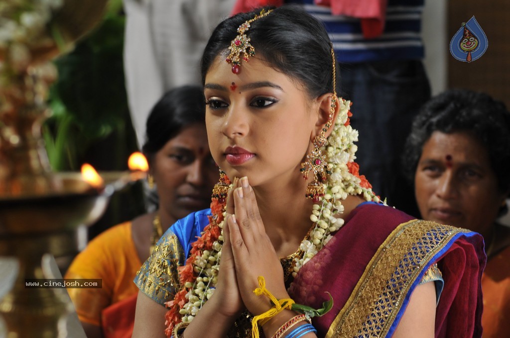 Pelli Pusthakam Stills and Walls - 33 / 99 photos
