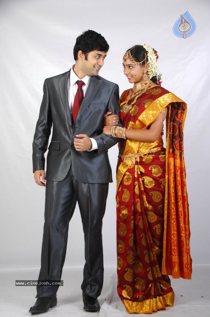 Pelli Pusthakam Stills and Walls - 68 / 99 photos