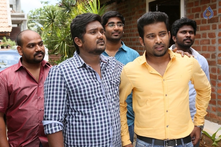 Pelli Roju Movie Photos - 8 / 75 photos