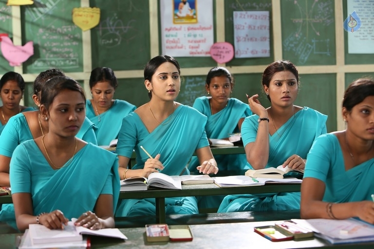 Pelli Roju Movie Photos - 22 / 75 photos