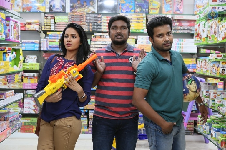 Pelli Roju Movie Stills and Posters - 6 / 29 photos