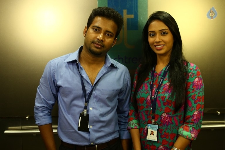 Pelli Roju Movie Stills and Posters - 12 / 29 photos