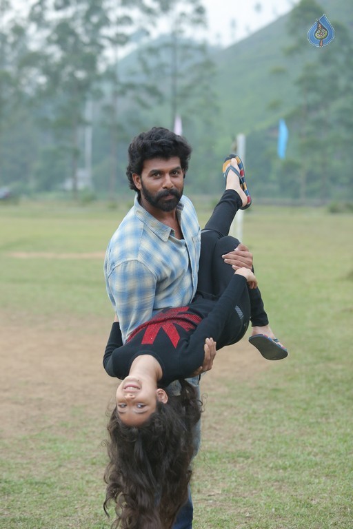 Pilla Rakshasi Movie Photos - 17 / 24 photos