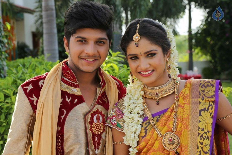 Plus 1 Movie Stills - 27 / 42 photos