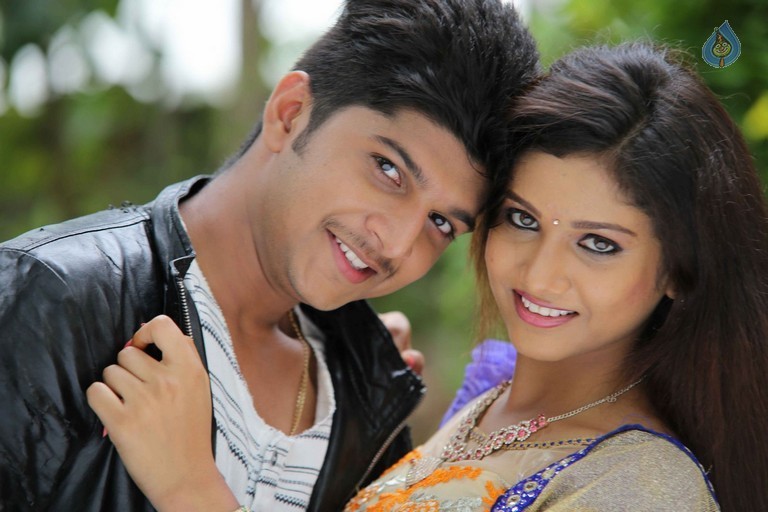 Plus 1 Movie Stills - 31 / 42 photos