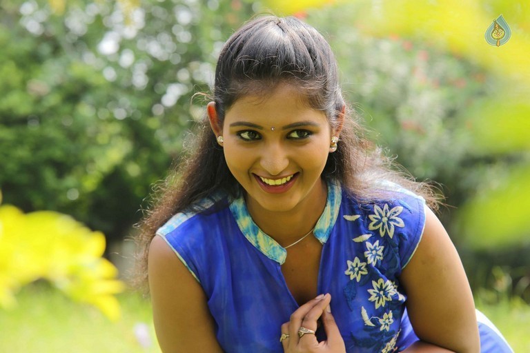 Plus 1 Movie Stills - 37 / 42 photos