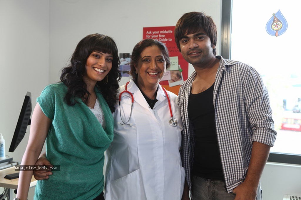 Poda Podi Tamil Movie Stills - 15 / 17 photos