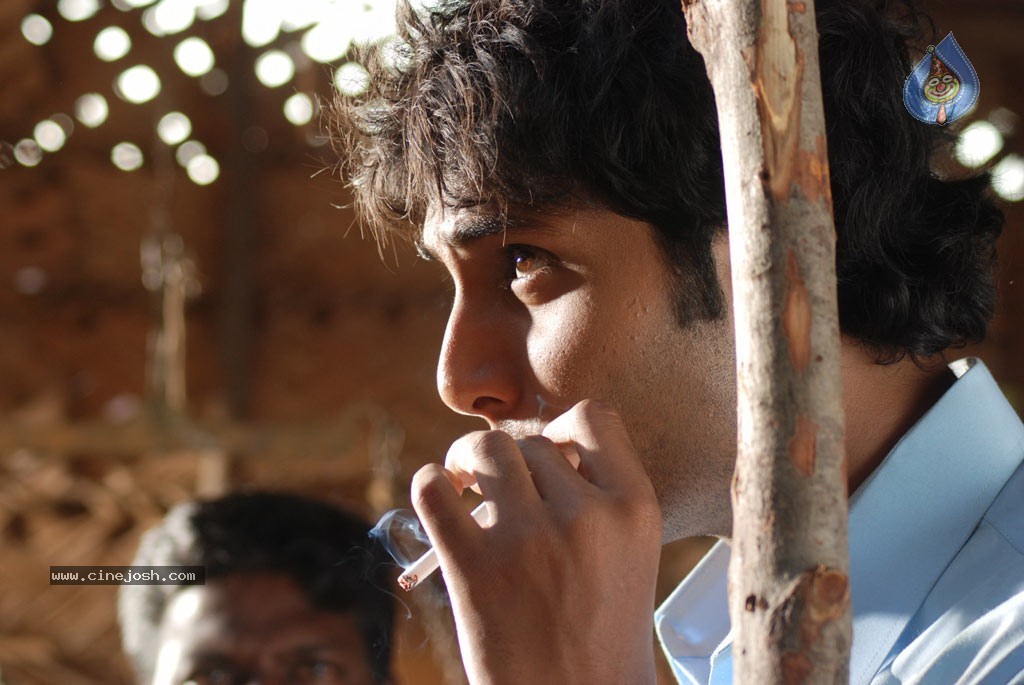 Ponmalai Pozhuthu Tamil Movie Stills - 46 / 151 photos