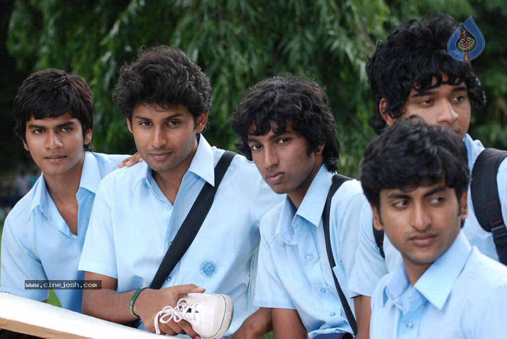 Ponmalai Pozhuthu Tamil Movie Stills - 84 / 151 photos