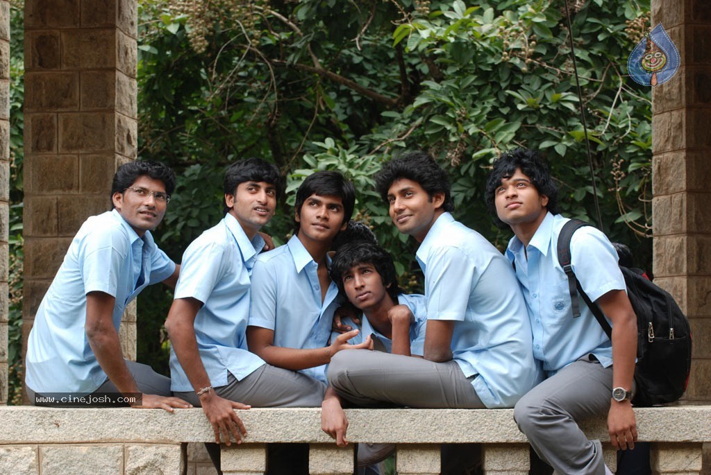 Ponmalai Pozhuthu Tamil Movie Stills - 104 / 151 photos