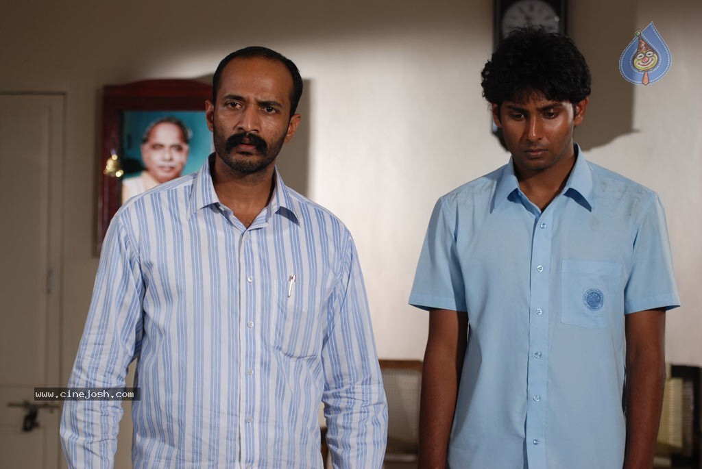 Ponmalai Pozhuthu Tamil Movie Stills - 106 / 151 photos