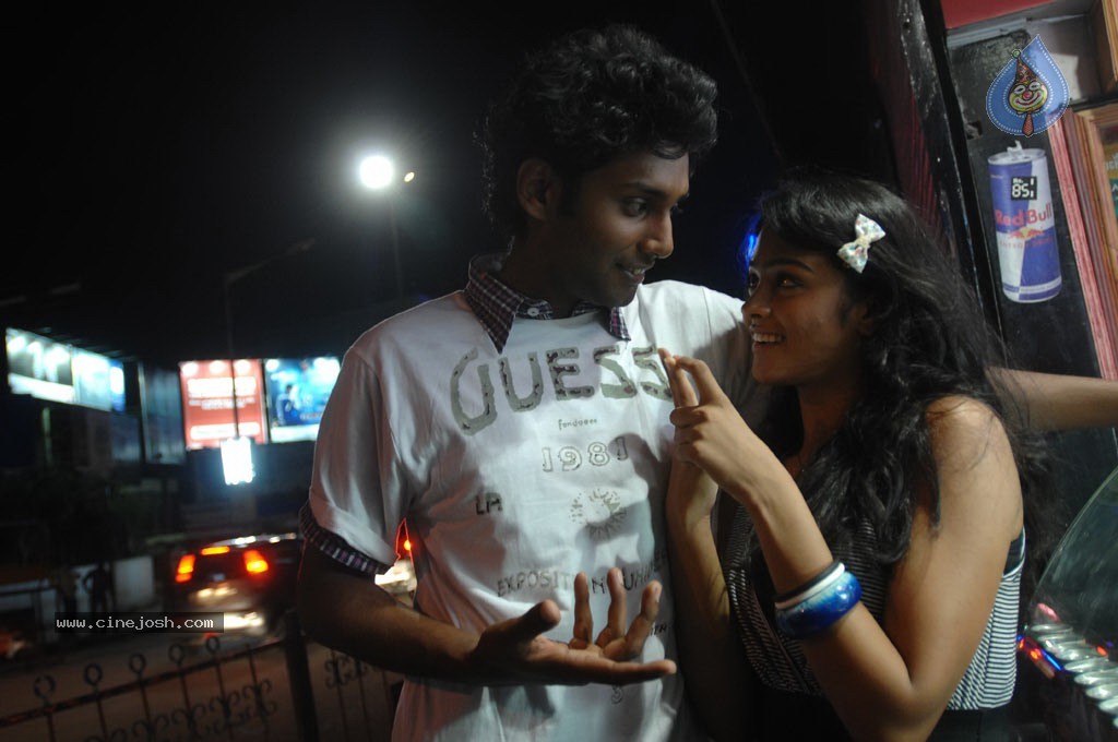 Ponmalai Pozhuthu Tamil Movie Stills - 138 / 151 photos