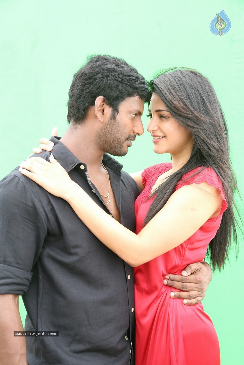 Pooja Movie Hot Stills - 16 / 28 photos