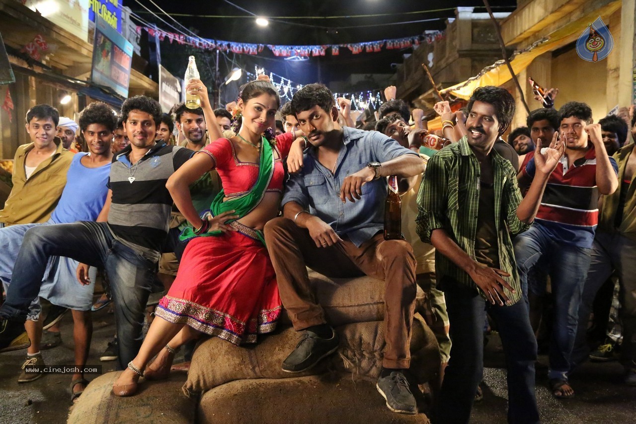 Pooja Movie Hot Stills - 23 / 28 photos