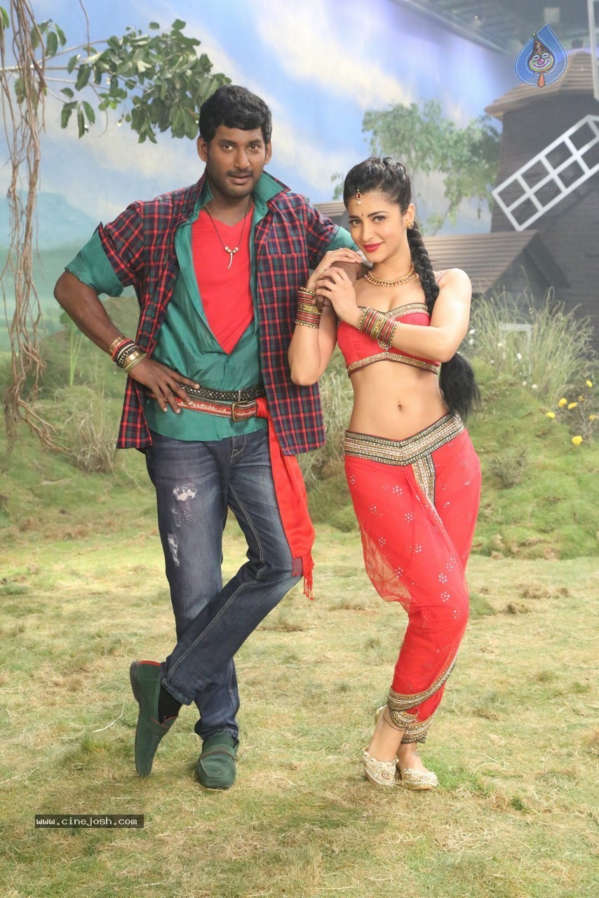 Pooja Movie Hot Stills - 24 / 28 photos