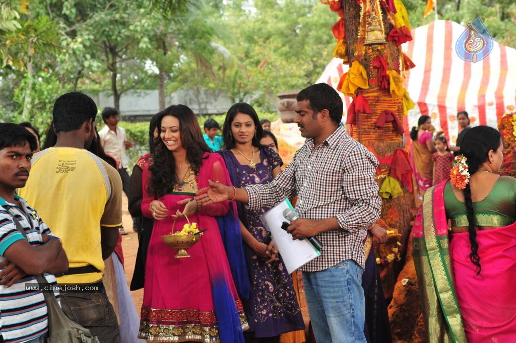 Poola Rangadu Movie Latest Stills - 25 / 79 photos