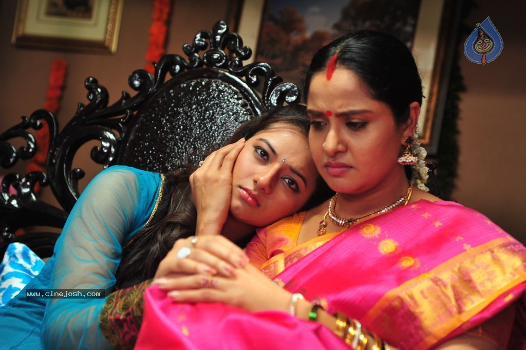 Poola Rangadu Movie Latest Stills - 37 / 79 photos