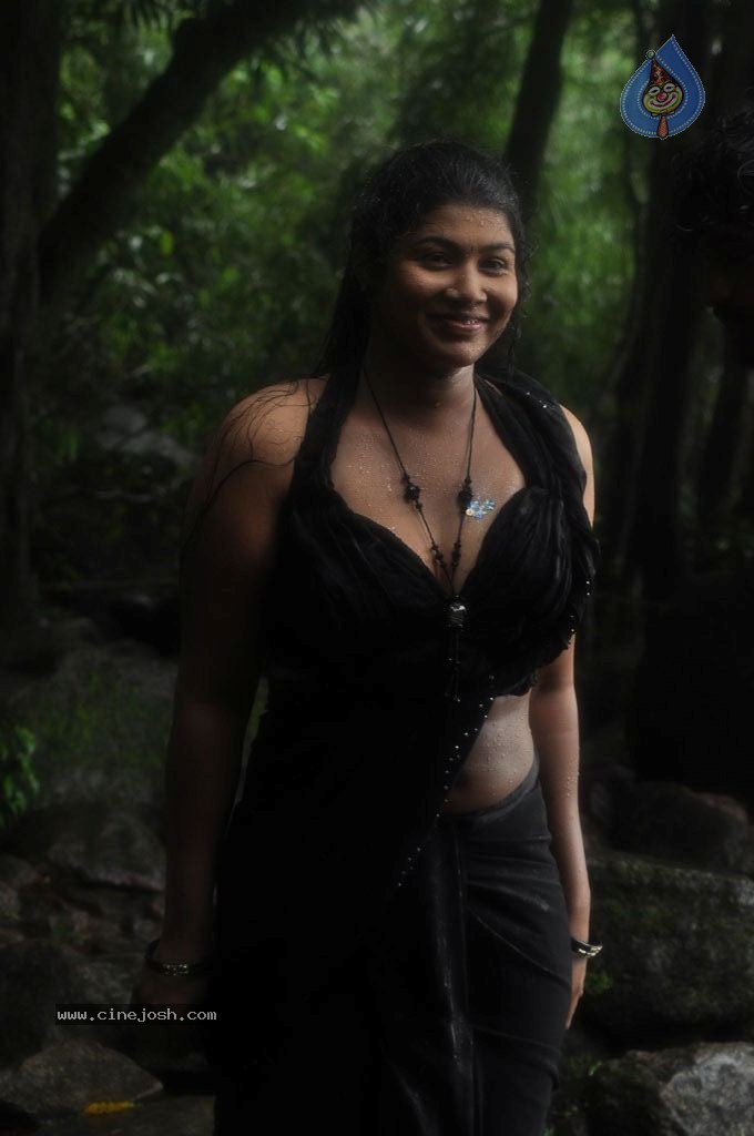 Poorvakudi Tamil Movie Hot Stills - 39 / 65 photos