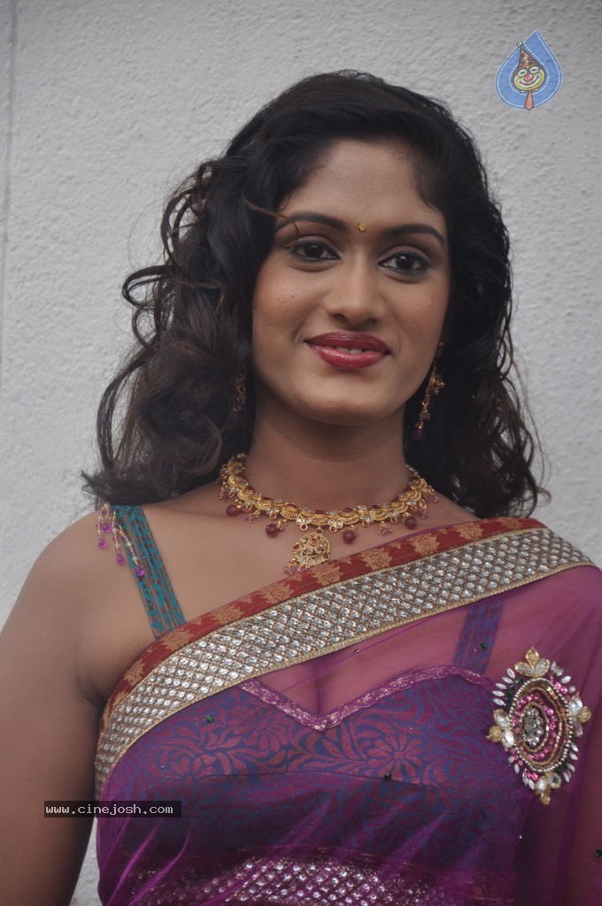 Poovampatti Tamil Movie Stills - 17 / 55 photos