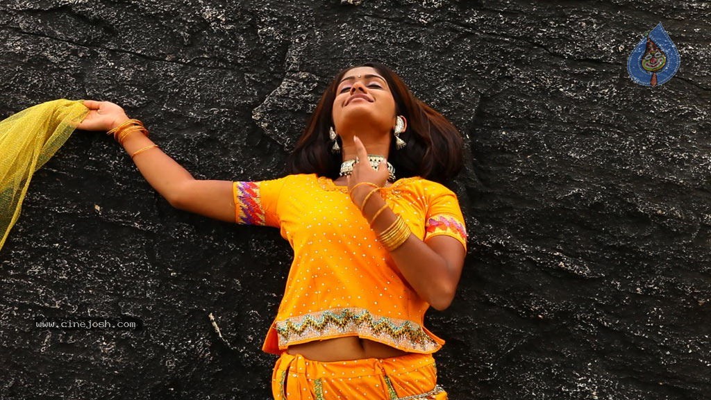 Poovampatti Tamil Movie Stills - 18 / 55 photos