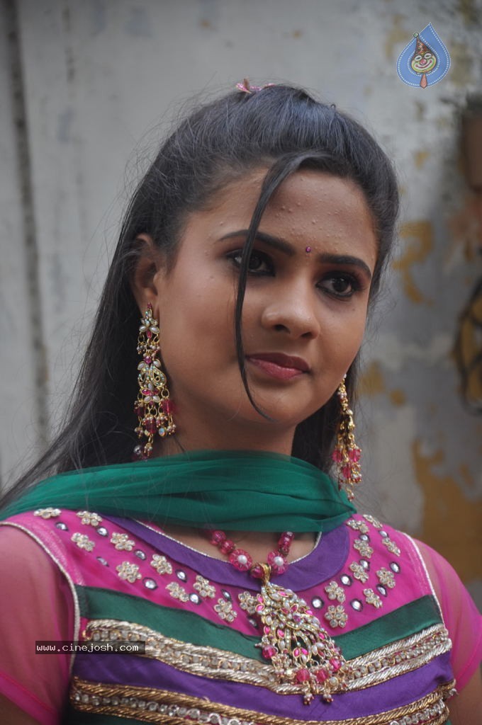 Poovampatti Tamil Movie Stills - 38 / 55 photos