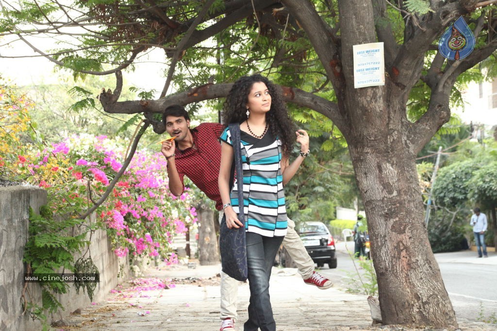 Pora Pove Movie New Stills - 11 / 43 photos