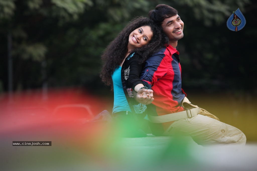 Pora Pove Movie New Stills - 20 / 43 photos