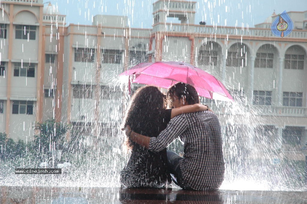 Pora Pove Movie New Stills - 41 / 43 photos