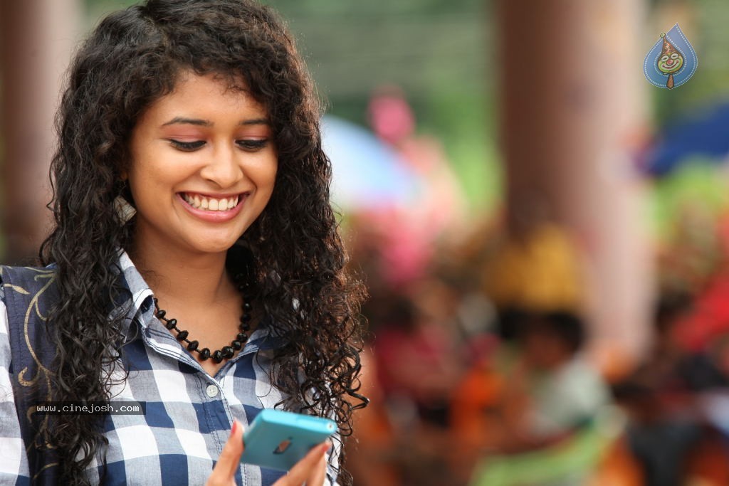 Pora Pove Movie Stills - 32 / 40 photos