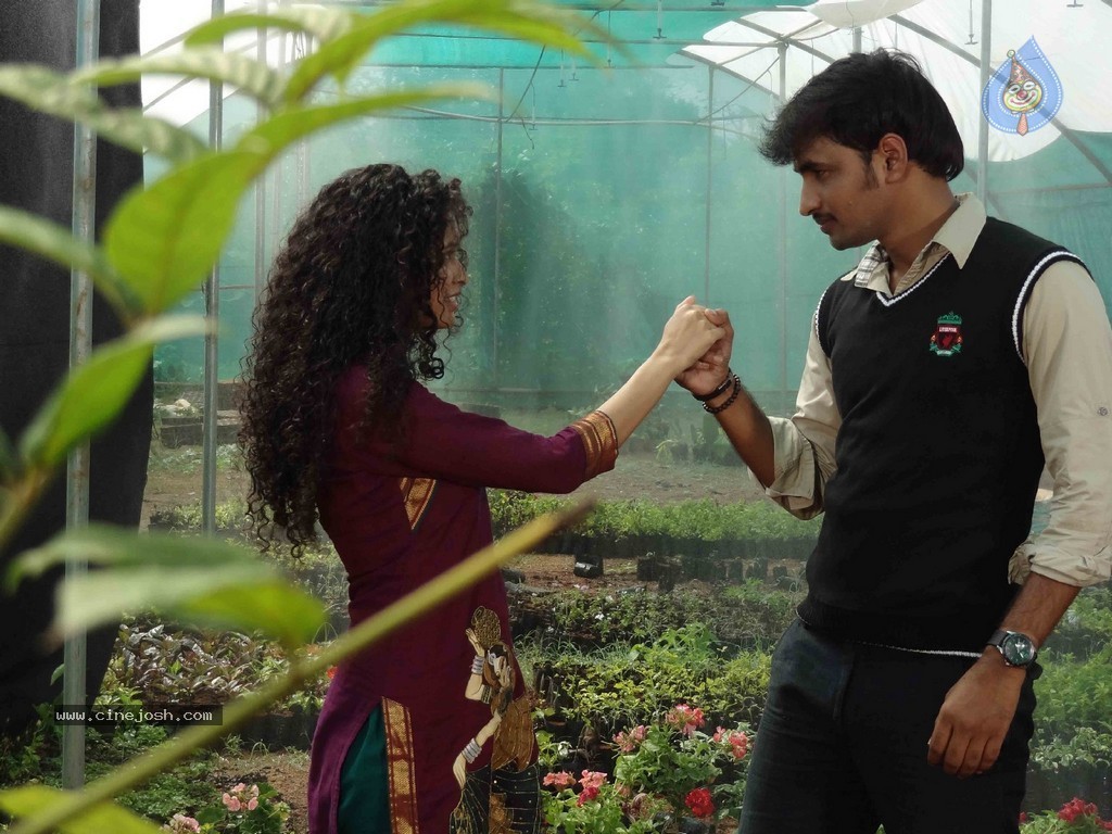 Pora Pove Movie Stills - 17 / 27 photos