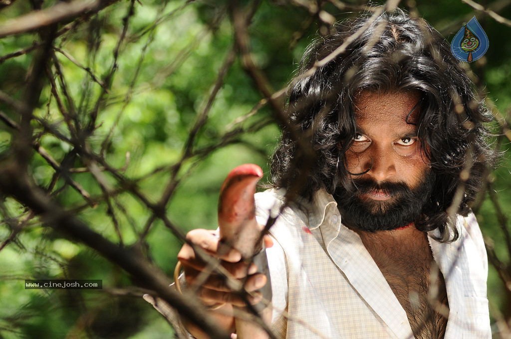 Porali Tamil Movie Stills - 18 / 23 photos