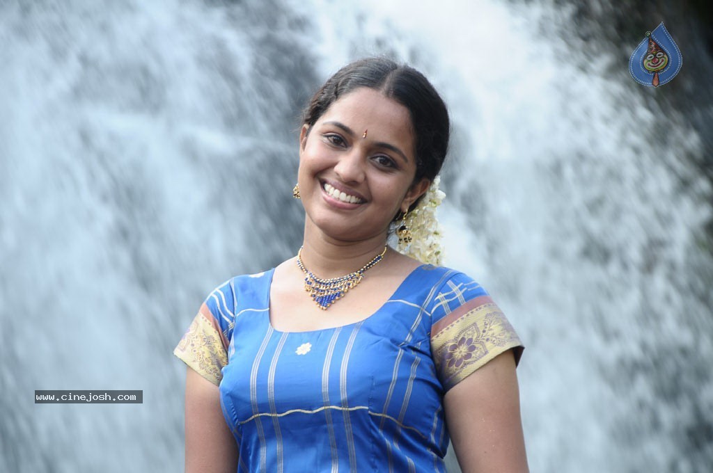 Porkodi Patham Vaguppu Tamil Movie Stills - 9 / 27 photos