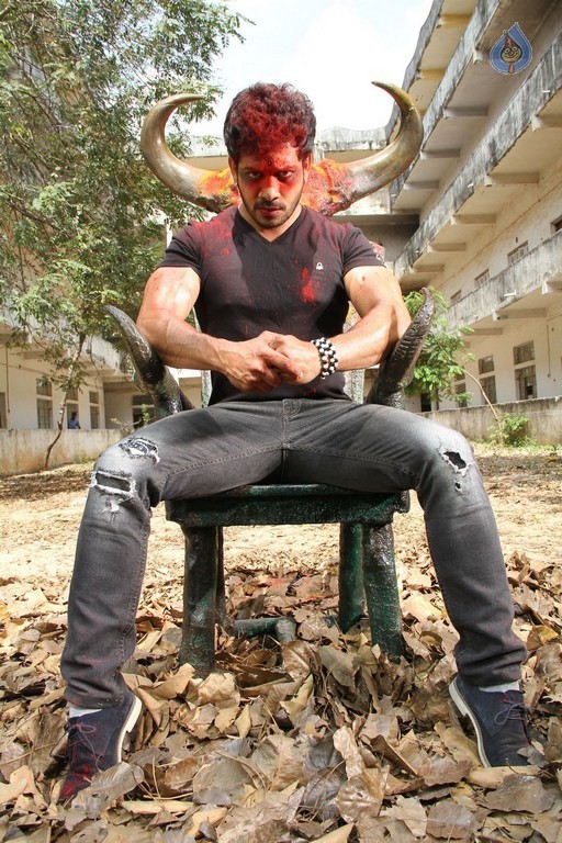 Pottu Tamil Movie Photos - 2 / 28 photos