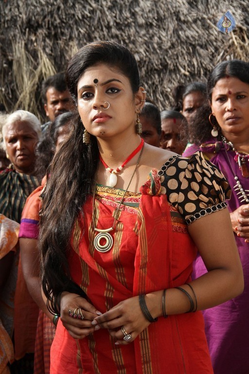 Pottu Tamil Movie Photos - 18 / 28 photos