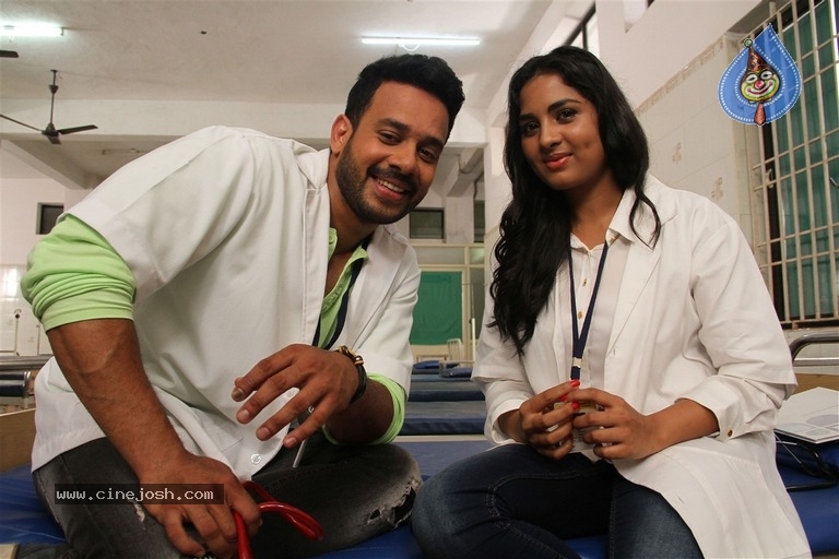 Pottu Tamil Movie Stills - 10 / 33 photos