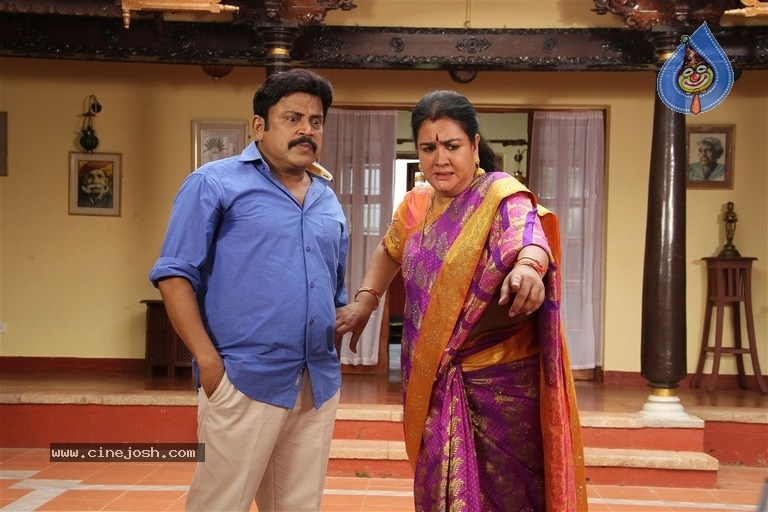 Pottu Tamil Movie Stills - 17 / 33 photos