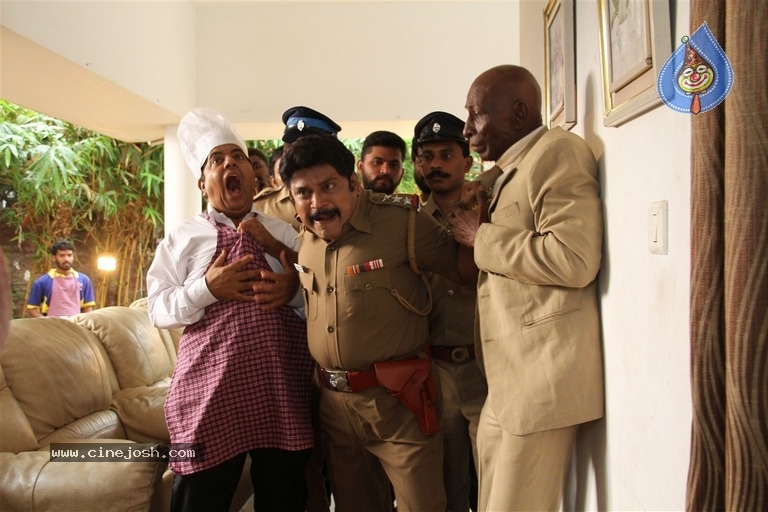Pottu Tamil Movie Stills - 19 / 33 photos