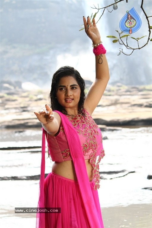 Pottu Tamil Movie Stills - 24 / 33 photos
