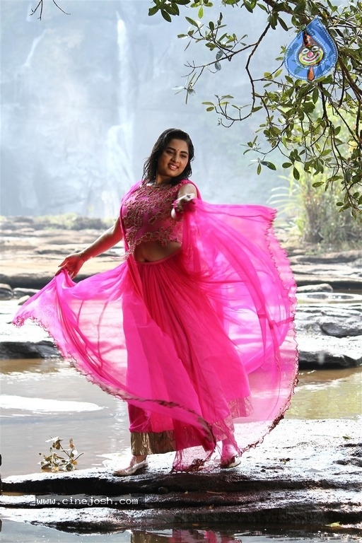 Pottu Tamil Movie Stills - 25 / 33 photos
