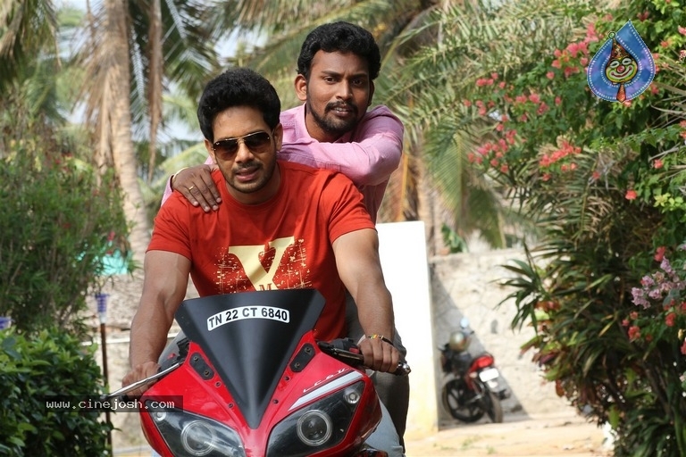 Pottu Tamil Movie Stills - 30 / 33 photos