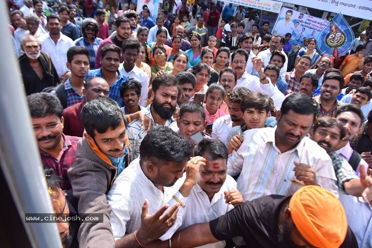 Prati Roju Pandaage Bus Tour Photos - 2 / 19 photos