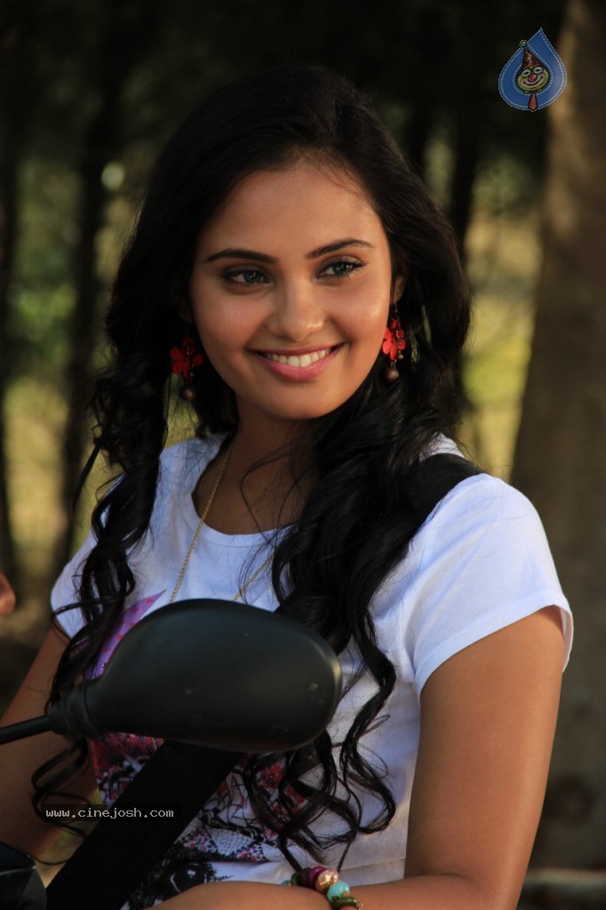Premantene Chitram Movie Photos - 85 / 104 photos