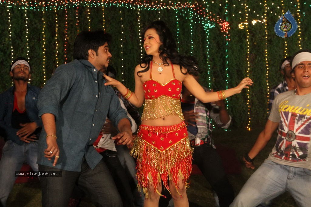 Premisthe Poye Kaalam Stills n Walls - 23 / 60 photos